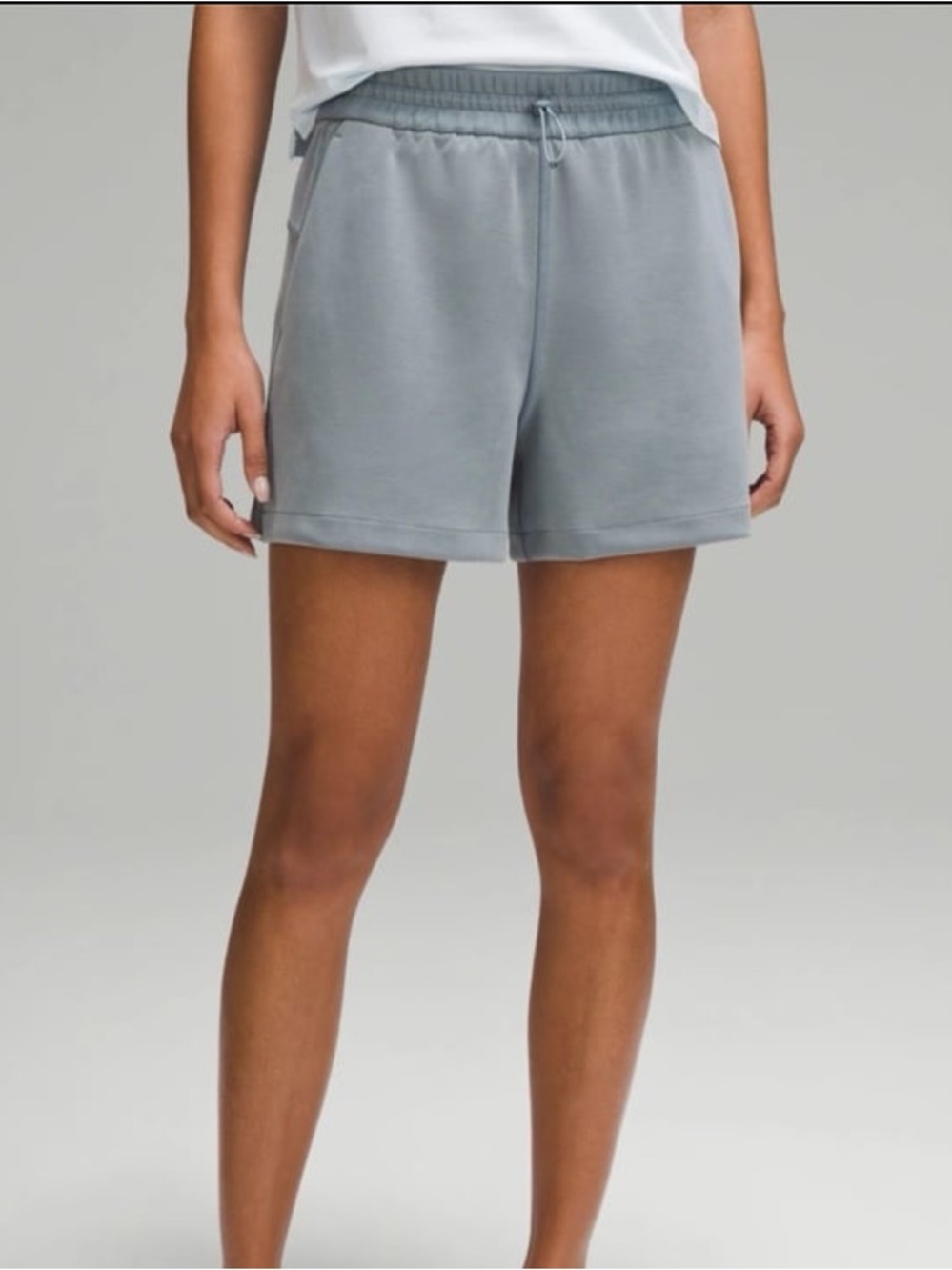 Lululemon Belgian Blue Softstreme High-Rise Short 4” size 6